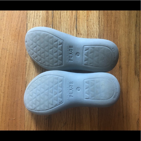 TWO pair of toddler boys size 10 shoes - Picture 5 of 5